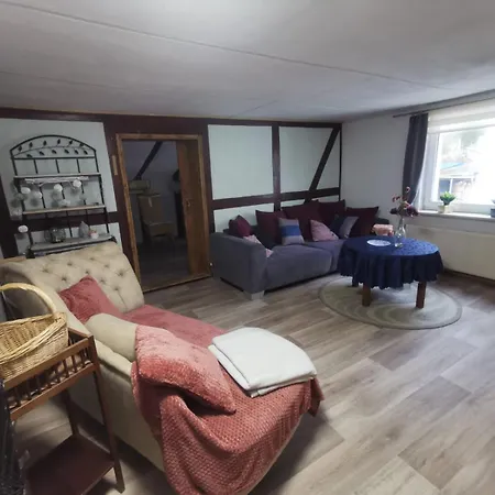 Tweet Tohuus Apartment