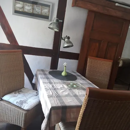 Tweet Tohuus Apartment