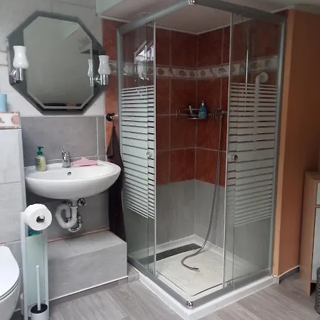 Tweet Tohuus Apartment *